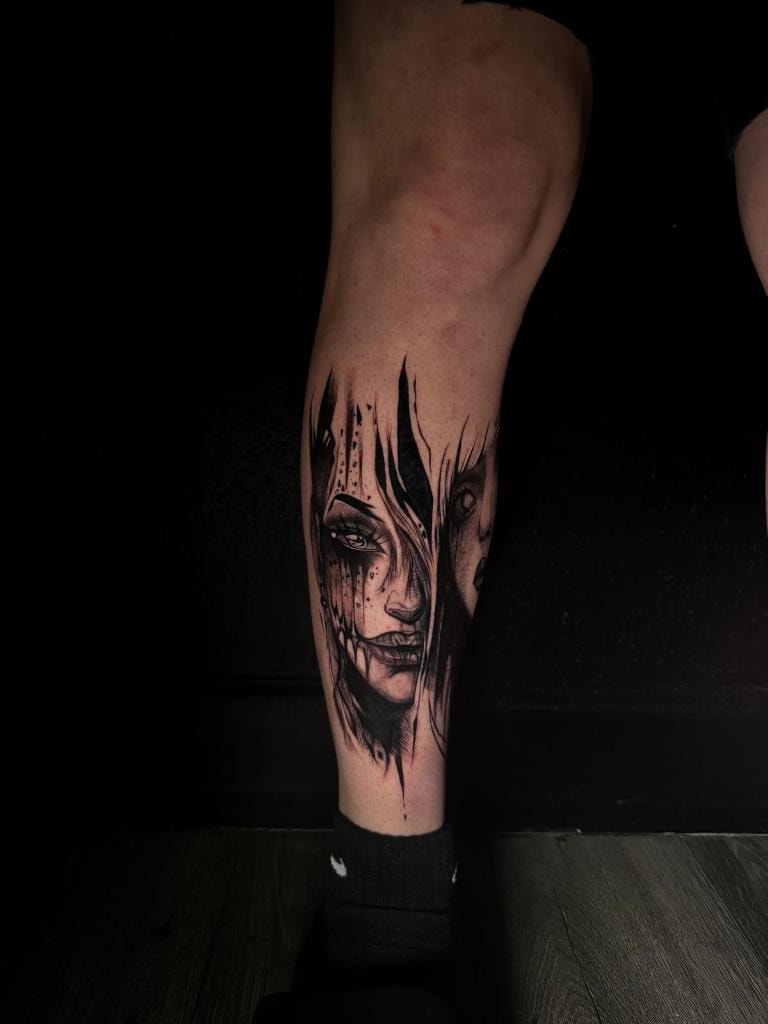Tatuaje retrato oscuro — blackwork